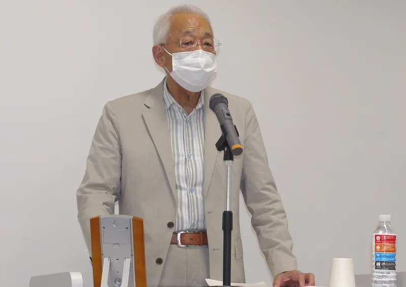 基調講演するジュンク堂書店創業者の工藤氏